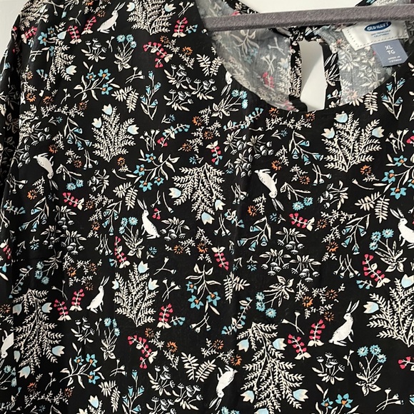 Tunic dress with pattern of flowers, leaves and bunnies - Picture 2 of 6